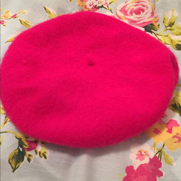 💜 Accessories - a raspberry beret